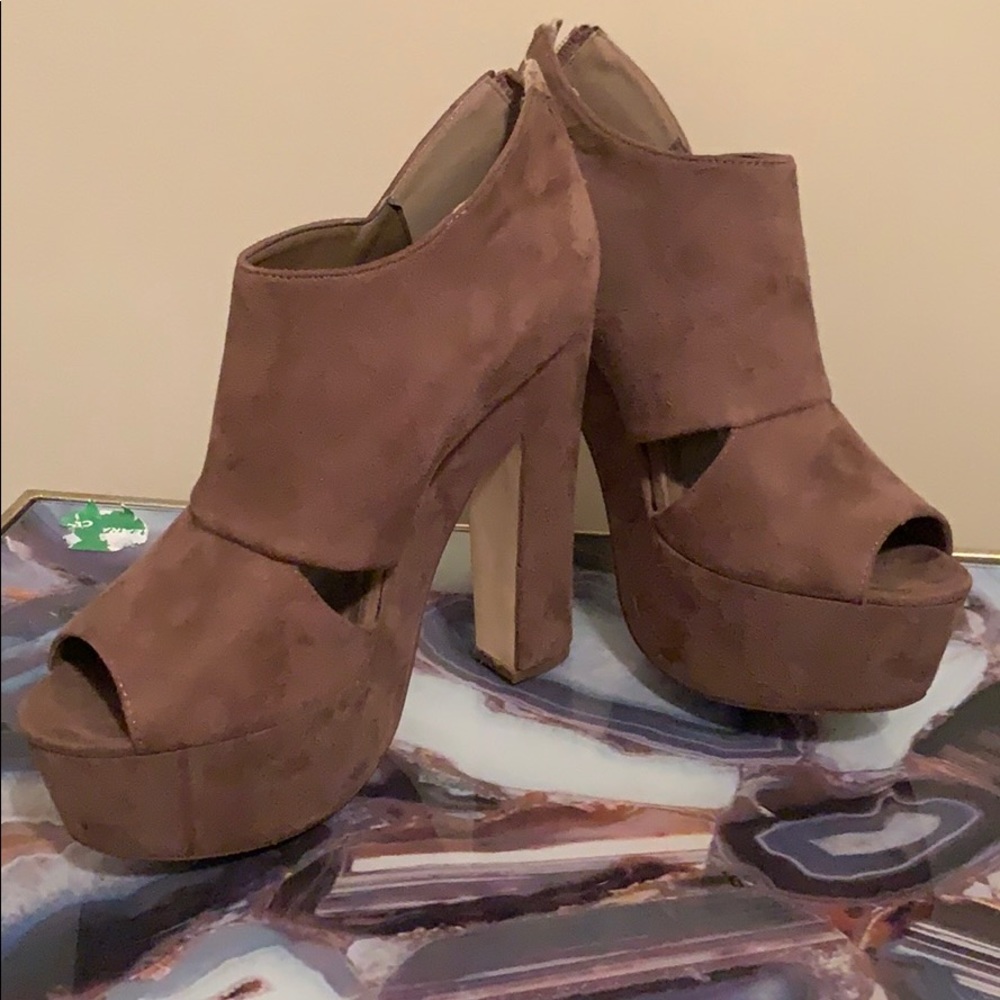 Chunky heeled Booties!